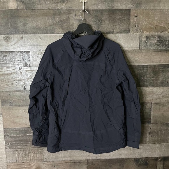 SOLD REI Talusphere Rain Jacket Womens Medium - Picture 2 of 3